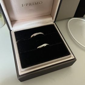 【アイプリモ(I-PRIMO)の口コミ】 指の傾斜に合わせたデザインになっています。
女性側にはダイヤモンド、男…