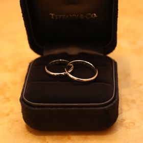 【ティファニー(Tiffany & Co.)の口コミ】 シンプルなデザインで飽きのこないもので探していました
ブランドはティフ…