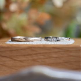 【Cayof(カヨフ)の口コミ】 指輪の色が6種類から選べる所がお互いの好みに合わせる事が出来ます。それ…