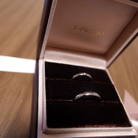 【アイプリモ(I-PRIMO)の口コミ】 シンプルなデザインのものを探していたところ、この指輪に出会いました。…