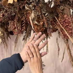 【COCKTAIL(カクテル)】の口コミ ピンクゴールドとプラチナがクロスするデザインになっておりシンプルめなデ...