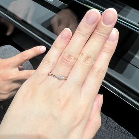 【エクセルコダイヤモンド(EXELCO DIAMOND)の口コミ】 他のブランドでは見たことのないデザインに一目惚れ！！逆三角形のダイヤ…