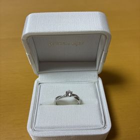 【Princess Bijou(プリンセス・ビジュー)の口コミ】 アリエルをイメージした、ゆるやかなウェーブ型のデザインがとてもかわい…