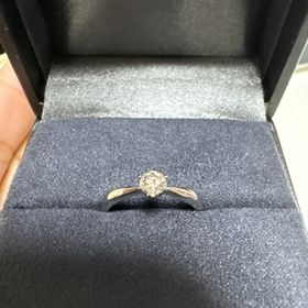 【ラザール ダイヤモンド(LAZARE DIAMOND)の口コミ】 シンプルなデザインなので、どの場面でもつけやすいと思った。今だけでは…