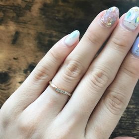 【CHER LUV(シェールラブ)の口コミ】 ・指のラインがきれいに見えるデザイン
・ピンクゴールド系
・装飾が少な…