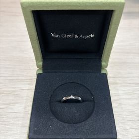 【ヴァン クリーフ＆アーペル(Van Cleef & Arpels)の口コミ】 ヴァンクリの結婚指輪の中では、よく選ばれる定番のデザインかと思います…