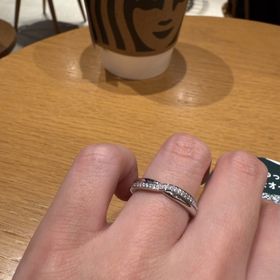 【ハリー・ウィンストン(Harry Winston)のクチコミ】ダイヤモンドとプラチナが合わさったデザインです。フルエタニティではな…