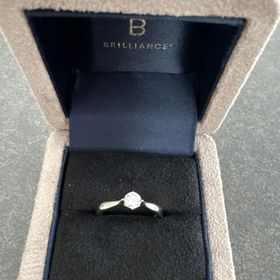 【BRILLIANCE+(ブリリアンスプラス)の口コミ】 ダイヤをプレゼントして頂き、そこから夫婦でお店に出向き自分の好きなデ…