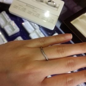 【LUCIE(ルシエ)の口コミ】 流れるような石のラインが絶妙！全体的にキラキラしているんですが、それ…