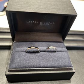 【ラザール ダイヤモンド(LAZARE DIAMOND)のクチコミ】指輪のデザインが高級感あってシンプルなのに重厚感があるところが気に入…