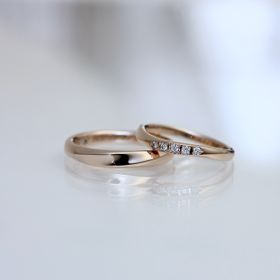 【HOSHI no SUNA 星の砂(ほしのすな)】の口コミ このデザインでこの価格はお得すぎる。小さなダイヤモンドがしっかり存在感...