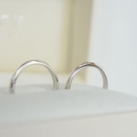 【CRAFY(クラフィ)の口コミ】 価格と接客が非常に良かった。誕生石あり、ダイヤモンド3つ、レーザー刻印…