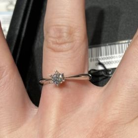 【エクセルコダイヤモンド(EXELCO DIAMOND)の口コミ】 普段使いにできるような、シンプルで傷が付きにくく目立たないものを探し…