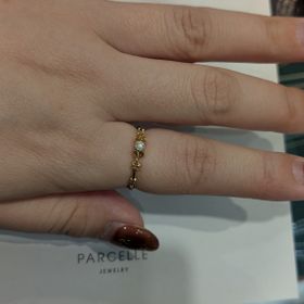 【Parcelle Jewelry(パーセルジュエリー)】の口コミ シンプルな中にも、着けるとゴージャス感もあり周りとは違う個性を出せる指...