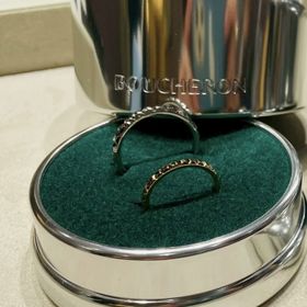【ブシュロン(BOUCHERON)の口コミ】 シンプルなプラチナの指輪は結婚指輪感が強くて手持ちのファッションリン…