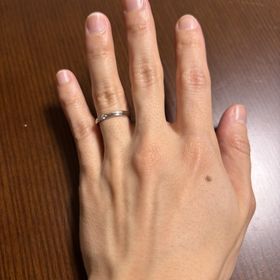 【銀座ダイヤモンドシライシの口コミ】 婚約指輪を同じエバーアフターで購入してもらったので、それと重ね付けし…