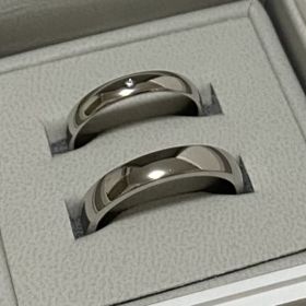 【NIESSING(ニーシング)の口コミ】 シルバーのストレートはこだわりました。
少し太くしたのでダイヤが小ぶり…