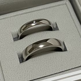 【NIESSING(ニーシング)】の口コミ シルバーのストレートはこだわりました。
少し太くしたのでダイヤが小ぶり...