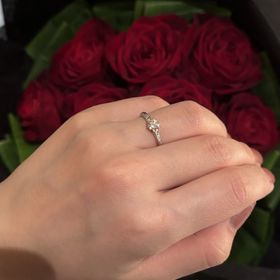 【BRILLIANCE+(ブリリアンスプラス)】の口コミ とにかくデザインがいい！正面は当たり前としてどこから見ても綺麗。着けて...