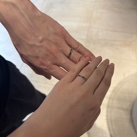 【acredo(アクレード)の口コミ】 いわゆる典型的な結婚指輪っぽいデザインではなく、少し個性的でファッシ…
