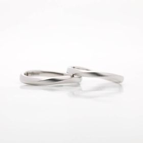 【atelier CraM(アトリエ クラム)の口コミ】 完全オリジナルで2人で相談しながら作りました。
私の要望で完全オソロが…