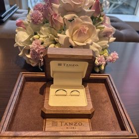 【TANZO.(鍛造指輪)の口コミ】 普段指輪等つけないので、つけることに抵抗があるのですが、実際につけ心…