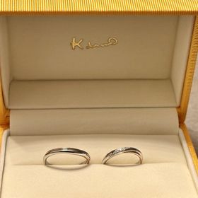 【ケイウノ ブライダル(K.UNO BRIDAL)の口コミ】 バイカラーでピンクゴールドが入ることでとても肌馴染みがいい。パートナ…