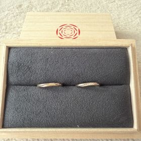 【出雲結(いずもゆい)の口コミ】 シンプルなデザインだけどダイヤモンドがかわいい
素材もシルバー系ではな…