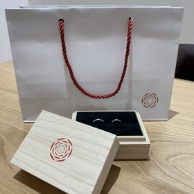 【出雲結(いずもゆい)の口コミ】 シンプルながらおしゃれなデザイン。毎日身に付けたい私としては、ぴった…