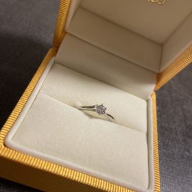 【ケイウノ ブライダル(K.UNO BRIDAL)の口コミ】 デザインはシンプルで王道ですが、
シンプルだからこその素敵さが良い。
…