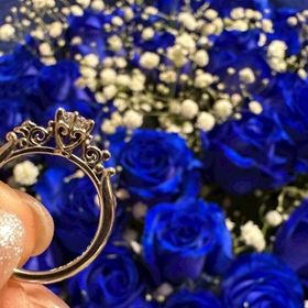 【ケイウノ ブライダル(K.UNO BRIDAL)の口コミ】 普段着用している時に上から見ると普通のダイヤの婚約指輪に見えますが、…