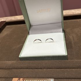 【LAPAGE(ラパージュ)】の口コミ ツートンカラーでデザインは波打っていて、まさに求めていた指輪でした。彼...