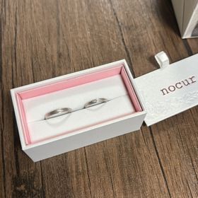【nocur(ノクル)の口コミ】 彼氏が選んでサプライズしてくれました。
婚約指輪と言ったら一つのダイヤ…