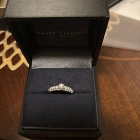 【ラザール ダイヤモンド(LAZARE DIAMOND)の口コミ】 高品質、デザイン、価格がとても
気に入りました。
3つ揃っています。１つ…