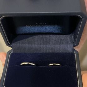 【銀座ダイヤモンドシライシの口コミ】 シンプルなデザインなのに上品な存在感があり、どんなファッションにも自…