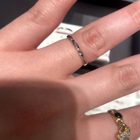 【BIJOUPIKO(ビジュピコ)の口コミ】 可愛いデザインで華奢ながらも存在感をアピールできる物となっています。…