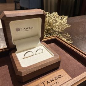 【TANZO.(鍛造指輪)の口コミ】 他の指輪と比較して指にはめる時のひっかかりを感じにくく、なによりもつ…