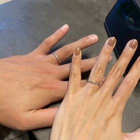 【ケイウノ ブライダル(K.UNO BRIDAL)の口コミ】 価格帯は平均。デザインはウェーブの形にラインを入れたものにした。真ん…