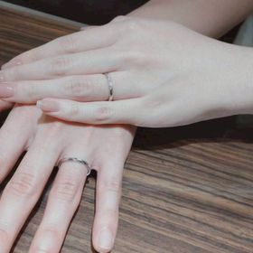 【AMATSU(アマツ)の口コミ】 いろんな指輪を試着してどれがいいか2人で悩みながら探してました。見れば…