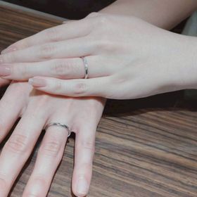 【AMATSU(アマツ)】の口コミ いろんな指輪を試着してどれがいいか2人で悩みながら探してました。見れば...