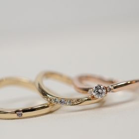 【CRAFY(クラフィ)の口コミ】 シンプルだけど、ダイヤが煌めくようなデザインにしました。毎日でも密か…