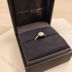 【ラザール ダイヤモンド(LAZARE DIAMOND)の口コミ】 普段遣いしやすいものを探しており、最初はシンプルなデザインを検討して…