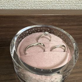 【ケイウノ ブライダル(K.UNO BRIDAL)の口コミ】 旦那が仕事上、華美なものがつけられないので、静かめに、かつ少し遊びが…