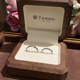 【TANZO.(鍛造指輪)の口コミ】 デザインがフルオーダーのため、周りの人と被りません。
サイズや形状もし…