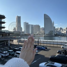 【銀座ダイヤモンドシライシの口コミ】 シンプルだけど王道可愛く、どんな結婚指輪とも合い、流行り廃りの無いデ…