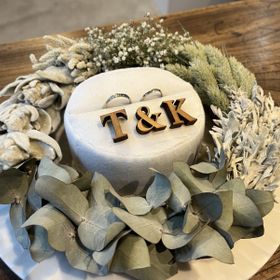 【renri(レンリ)の口コミ】 月桂樹の模様を2人とも入れ、男性用はつや消し、女性用はツヤありでダイヤ…