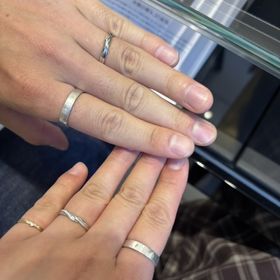 【エクセルコダイヤモンド(EXELCO DIAMOND)の口コミ】 指輪のデザインがシンプルですが、ダイヤモンドはキラキラと輝き、また、…