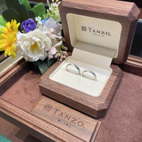 【TANZO.(鍛造指輪)の口コミ】 指輪にぐるっと施されたマット加工（ヘアライン斜め45&deg;）がお気に入り…