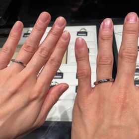 【ラザール ダイヤモンド(LAZARE DIAMOND)の口コミ】 ストレートタイプですが、斜めのラインが入ったデザインで綺麗に見えます…