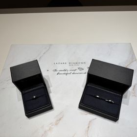 【ラザール ダイヤモンド(LAZARE DIAMOND)の口コミ】 婚約指輪と結婚指輪を合わせた時に、綺麗なデザインになるようたくさん試…